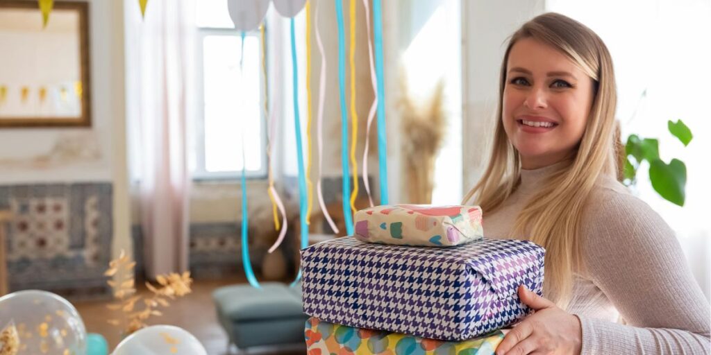 Stylish and Functional Gifts for Women Who Love to Travel