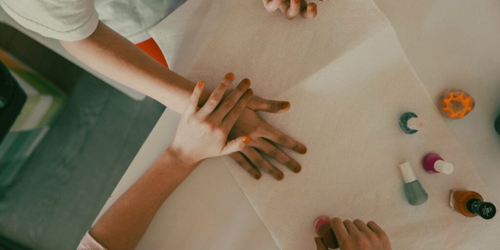 How to Remove Gel Nail Polish Safely