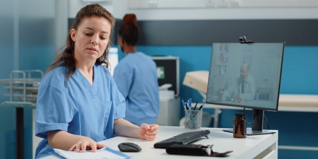 What is a Travel CNA